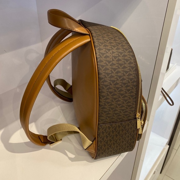 Michael Kors JET SET ITEM MD PKT BACKPACK - Picture 8 of 8